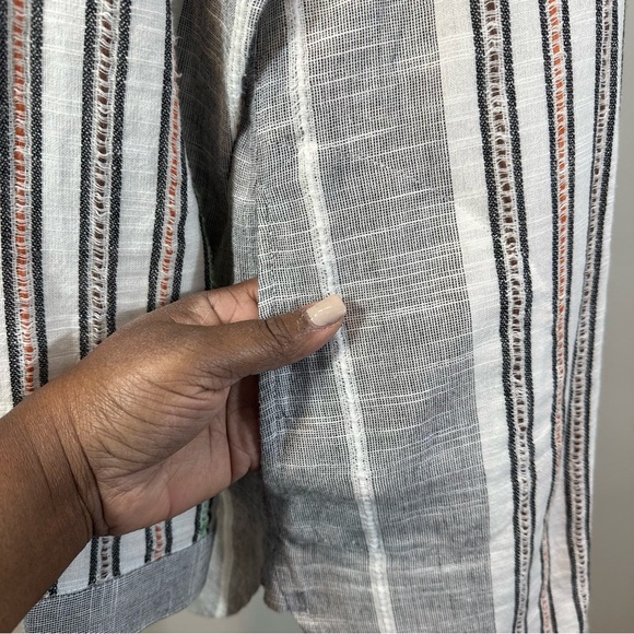 Soft Surroundings Boho Tunic Gray White Stripe Embroidered Floral V-Neck, Size M - Picture 9 of 13